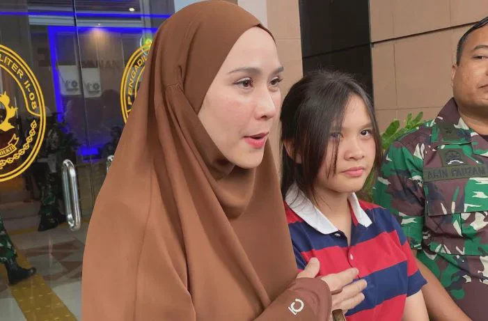 Anak Jadi Saksi Kasus Pemukulan Karyawan, Zaskia Mecca Tegaskan Proses Hukum Tetap Berlanjut Meski Terdakwa Sudah Minta Maaf