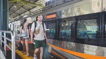 Sebanyak 129 Ribu Wisman Gunakan Kereta Api Selama Kuartal I, Stasiun Ini Jadi yang Terfavorit